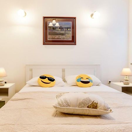 Central Apartment Smiley - Free Parking Zagreb Eksteriør billede