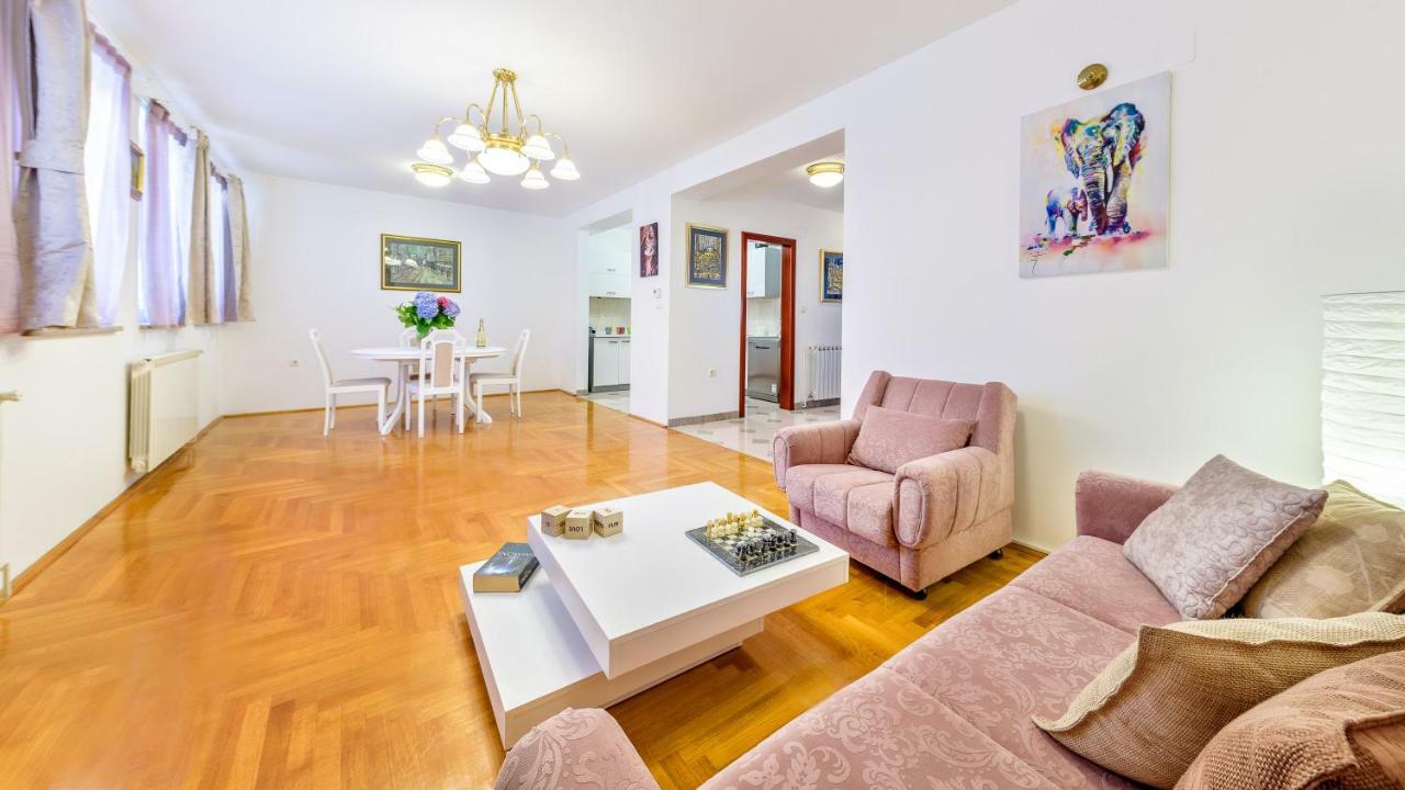 Central Apartment Smiley - Free Parking Zagreb Eksteriør billede