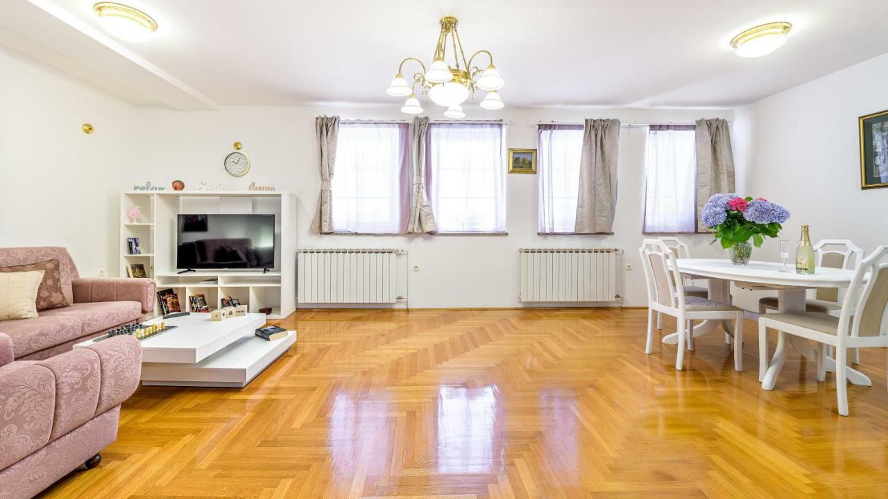 Central Apartment Smiley - Free Parking Zagreb Eksteriør billede