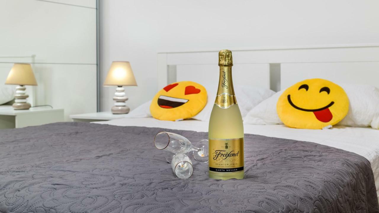 Central Apartment Smiley - Free Parking Zagreb Eksteriør billede